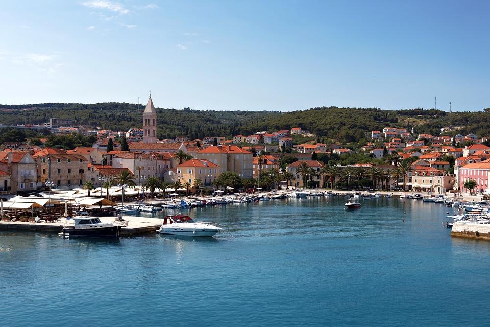 hvar yacht tour